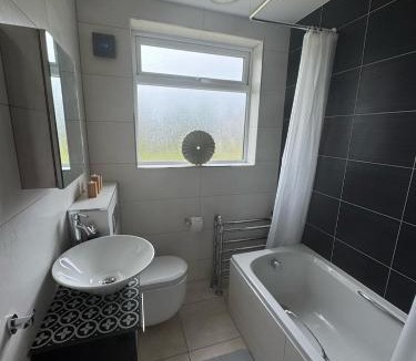 Melton Mowbray House | The Plum Tree - 5 luxury modern bedrooms