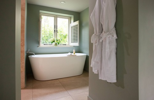 Mitchell Hotel | The Plume of Feathers