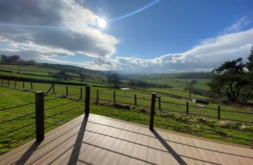 Newcastle-on-Clun Ski Chalet | The Pod Patch - Bryn Pod