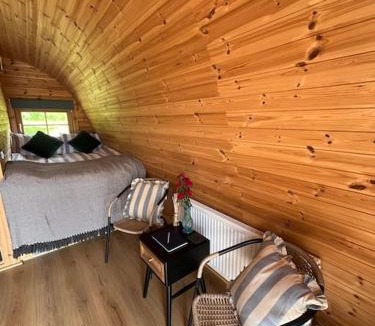 Newcastle-on-Clun Ski Chalet | The Pod Patch - Bryn Pod