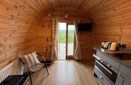 Newcastle-on-Clun Ski Chalet | The Pod Patch - Bryn Pod