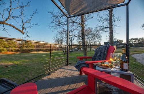 Willis Cabin | The Point: 2 mins to Lake Conroe! Rooftop deck, Heated Pool, Fire Pit