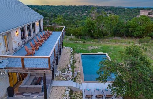 Fredericksburg House | The Point Serene Hill Country Views with Pool & Hot Tub
