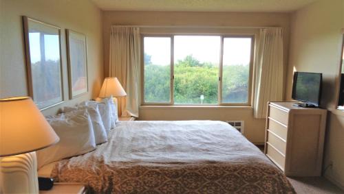 Ocean Shores Resort | The Polynesian Resort