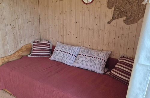 Chessy-les-Pres Cabin | The pond caravan