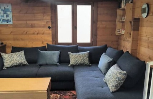 Vignoux-sur-Barangeon Ski Chalet | the pond chalet