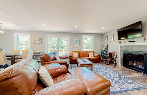 Eidelweiss Village House | The Pond Retreat