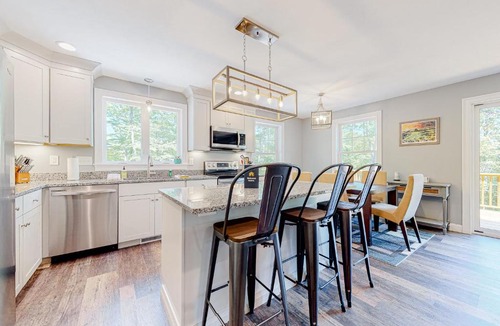 Eidelweiss Village House | The Pond Retreat