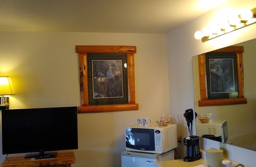 Enterprise Hotel | The Ponderosa Motel