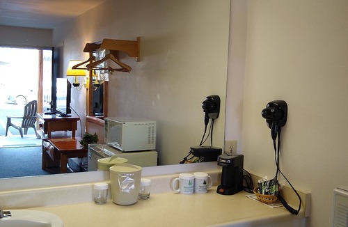 Enterprise Hotel | The Ponderosa Motel