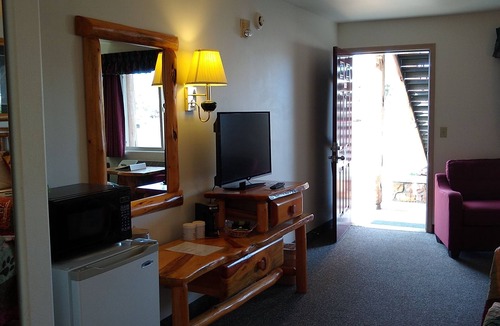 Enterprise Hotel | The Ponderosa Motel