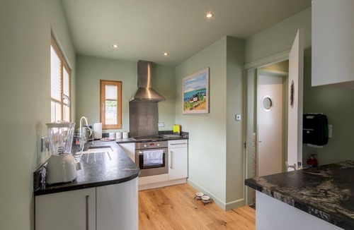 Leigh-on-Sea House | The Pontoon! - Pass the Keys