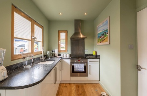 Leigh-on-Sea House | The Pontoon! - Pass the Keys