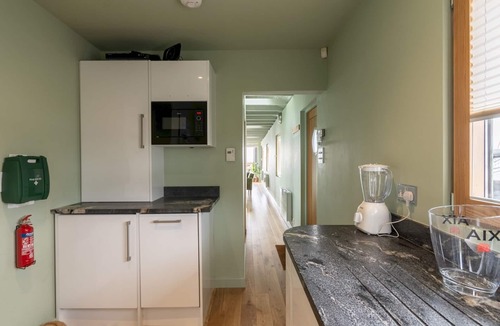 Leigh-on-Sea House | The Pontoon! - Pass the Keys