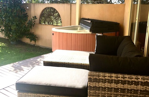 Mount Barker Summit Cabin | The Pool House with Pool and Spa