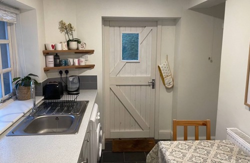 Aldingbourne Cottage | The Pool House