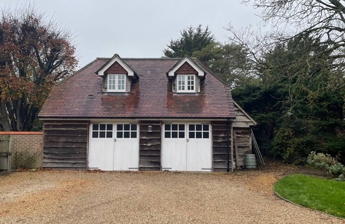 Aldingbourne Cottage | The Pool House