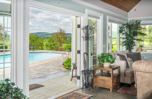 Swoope House | The Pool House: Mtn Views & 15 Mins to Downtown