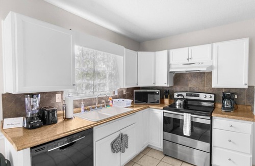 Forestdale House | The Poolside Haven | Family/Backyard/Game Room Fun