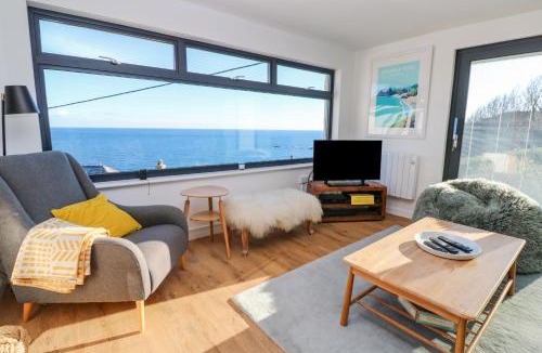 Coverack Apartment | The Poop Deck