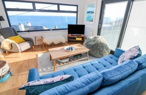 Coverack Apartment | The Poop Deck
