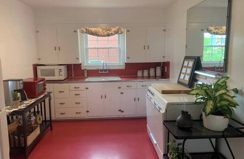 Elizabethtown House | The Poplar: A Downtown Historic Home