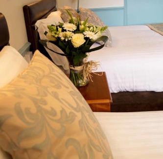 Moulton Hotel | The Poplars Moulton