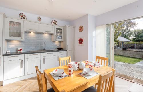 Newport House | The Poppies