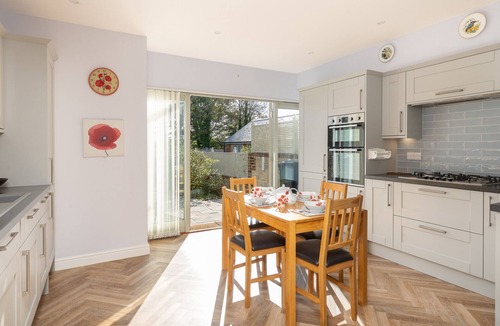 Newport Cottage | The Poppies