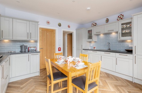 Newport Cottage | The Poppies