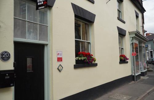 Bishops Castle House | The Poppy House