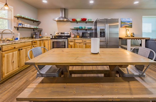 Hoyt House | The Porch House - Lake Views, Huge Porch, Fire Pit & Beach Access