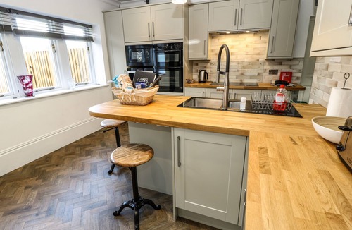 Hepworth Cottage | The Porthole