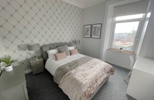 Greenock Apartment | The Portside Apartment