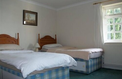 Seer Green Hotel | The Potters Arms