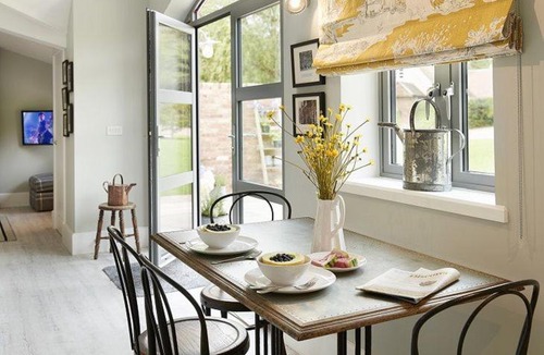 Weston Under Lizard House | The Potting Shed