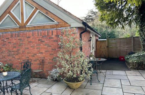 Warwick Apartment | The Potting Shed