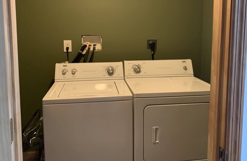 Mount Marion Bed & Breakfast | The Powdermill Streamside Suite