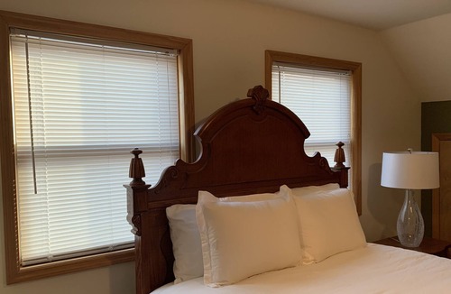 Mount Marion Bed & Breakfast | The Powdermill Streamside Suite