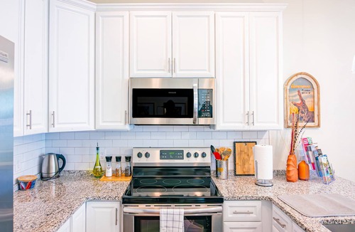 Pleasant Street House | The Prairie Suite. Newly Built, Upscale, Central