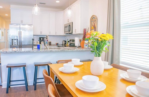 Pleasant Street House | The Prairie Suite. Newly Built, Upscale, Central