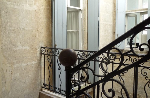 Ecusson Apartment | The prefecture, charming apartment with free parking