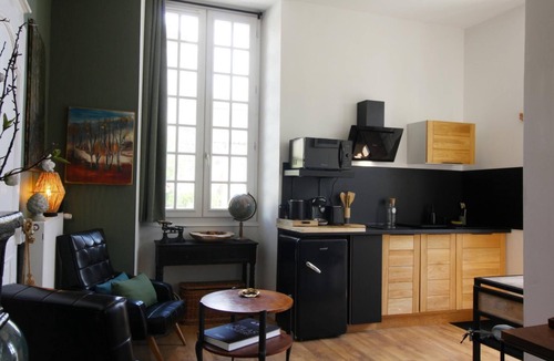 Puisseguin House | The Presbytery Suite