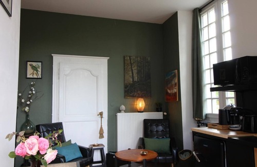 Puisseguin House | The Presbytery Suite
