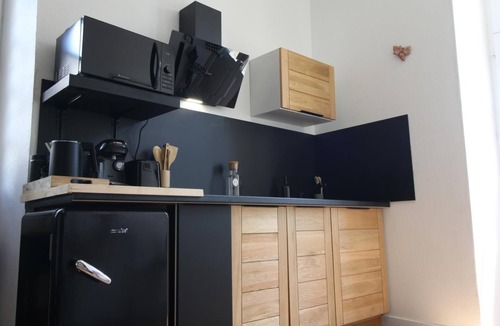 Puisseguin House | The Presbytery Suite
