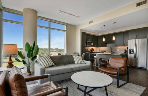 Houston Apartment | The Preston Beauty I Premium 2BR in Dallas