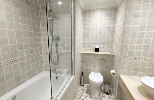 Castle Donington Hotel | The Priest House Hotel