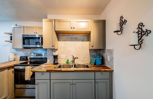 University Heights Apartment | The Princeton Suite 12- Studio | 1 Bed, 1 Bath