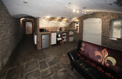 Pill Apartment | The Priory Cellars Abbots Leigh