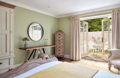 Caerleon Hotel | The Priory Hotel